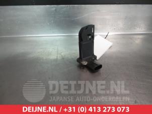 Gebruikte Luchthoeveelheidsmeter Toyota Avensis Wagon (T27) 2.0 16V D-4D-F Prijs € 20,00 Margeregeling aangeboden door V.Deijne Jap.Auto-onderdelen BV