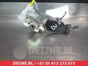 Toyota Aygo Door lock mechanism 4-door, front left O279939 photo 2