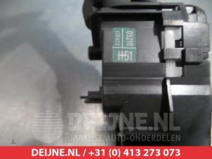 Toyota Avensis Light switch O307412 photo 2
