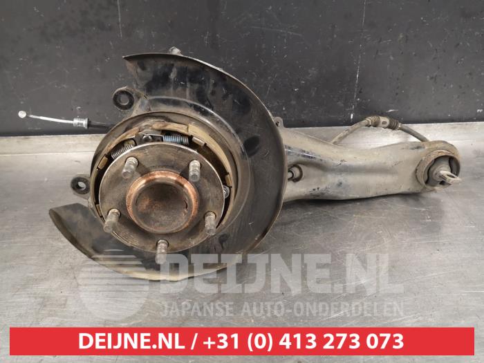 Mitsubishi Outlander Fusee rechts-achter O383025
