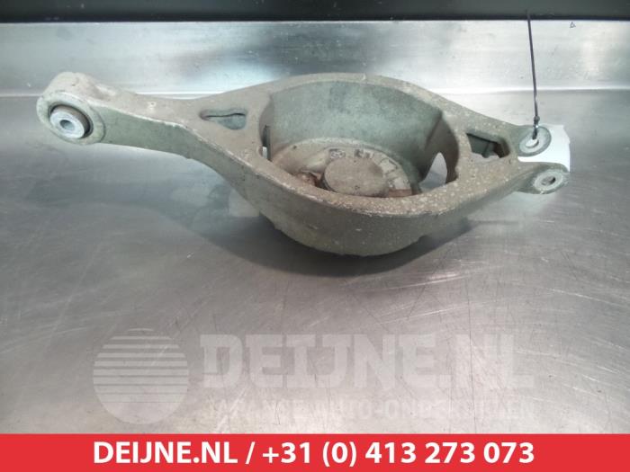Nissan 350 Z Draagarm links-achter O383404