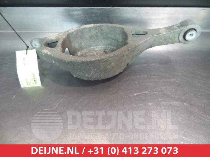 Nissan 350 Z Draagarm rechts-achter O384281