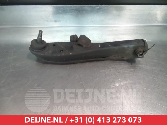 Mitsubishi Pajero Querlenker unten rechts vorne O382479