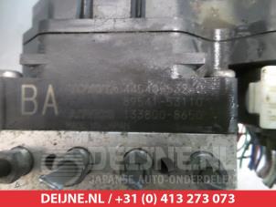 Lexus IS ABS pump O337972 photo 3