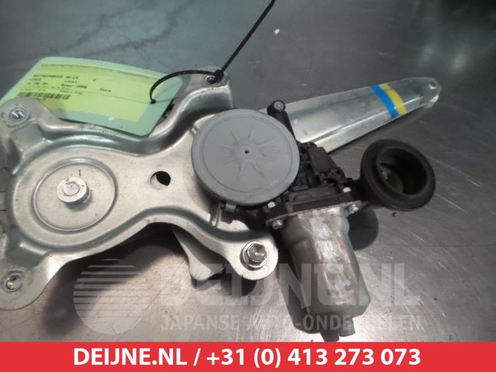Lexus IS Ruitmechaniek 4Deurs links-achter O290640