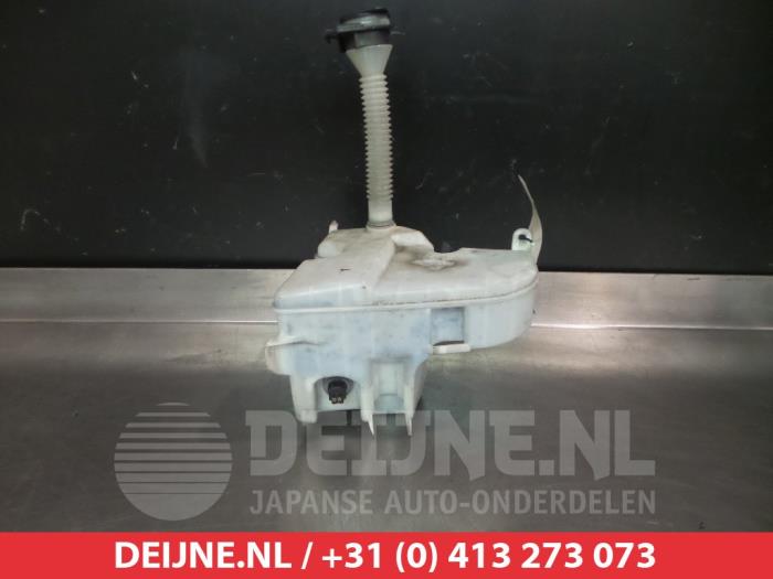 Lexus LS Front windscreen washer reservoir O340605