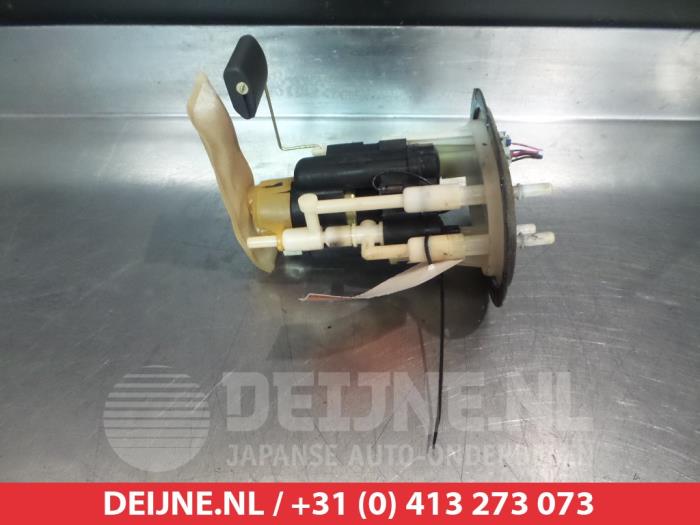 Gebruikte Tank element Pomp Hyundai Santa Fe I 2.4 16V 4x4 Prijs € 50,00 Margeregeling aangeboden door V.Deijne Jap.Auto-onderdelen BV