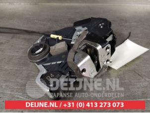 Toyota Rav-4 Door lock mechanism 4-door, front left O279884 photo 3