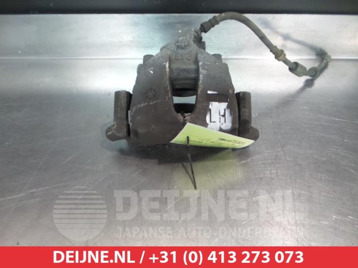 Mazda 3 Remklauw (Tang) links-voor O324542