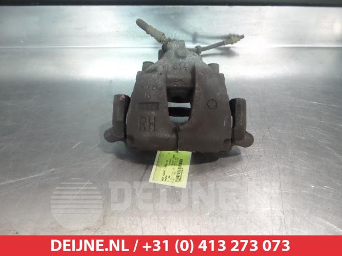 Mazda 3 Remklauw (Tang) rechts-voor O325813