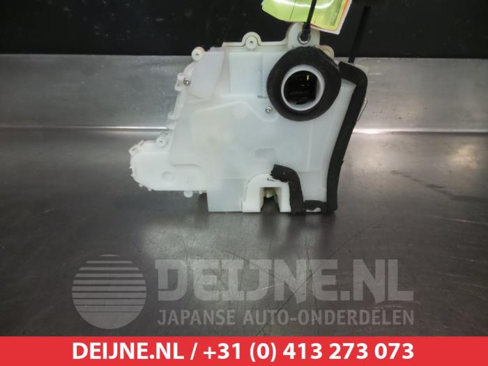 Honda Insight Türschlossmechanik 4-türig rechts vorne O281055