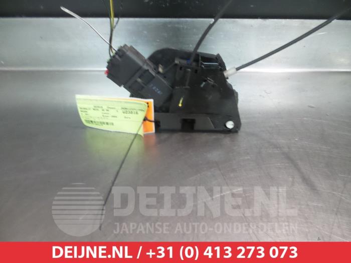 Mazda 3 Deurslot Mechaniek 4Deurs rechts-achter O281349