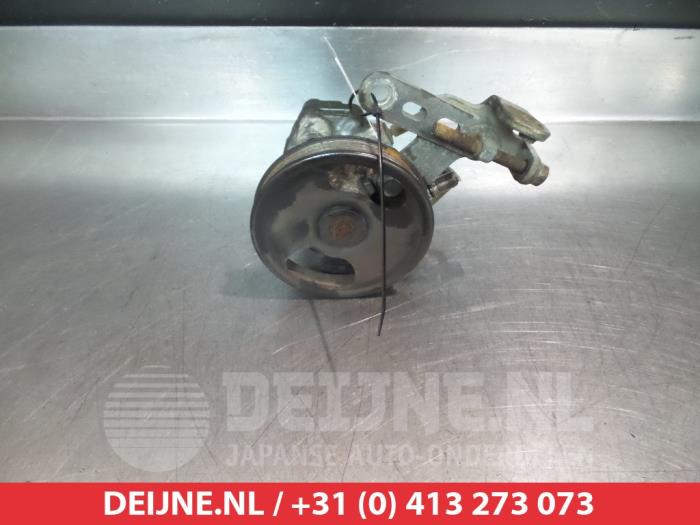 Gebruikte Servopomp Mazda Demio (DW) 1.3 16V Prijs € 35,00 Margeregeling aangeboden door V.Deijne Jap.Auto-onderdelen BV