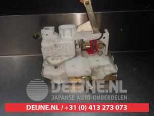 Toyota Avensis Deurslot Mechaniek 4Deurs links-achter O280560 foto 4
