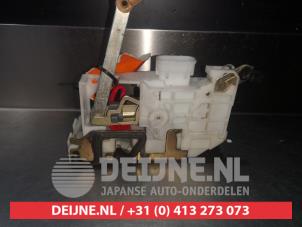 Toyota Avensis Deurslot Mechaniek 4Deurs links-achter O280560 foto 3
