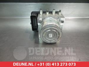 Mazda 3 ABS pump O337162 photo 2