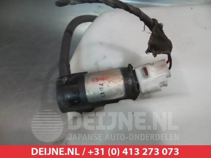 Ssang Yong Rodius Scheibensprühertank vorne O340596