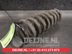 Gebruikte Schroefveer achter Ssang Yong Rodius 2.7 270 Xdi 20V 4x2 Prijs € 20,00 Margeregeling aangeboden door V.Deijne Jap.Auto-onderdelen BV