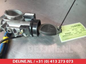Ssang Yong Rodius Kontaktslot+Sleutel O335449 foto 2