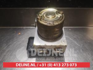 Daihatsu Sirion ABS pump O338242 photo 3