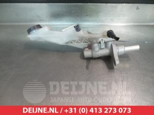 Gebruikte Hoofdremcilinder Mazda CX-5 I (KE,GH) 2.0 SkyActiv-G 16V 2WD Prijs € 50,00 Margeregeling aangeboden door V.Deijne Jap.Auto-onderdelen BV