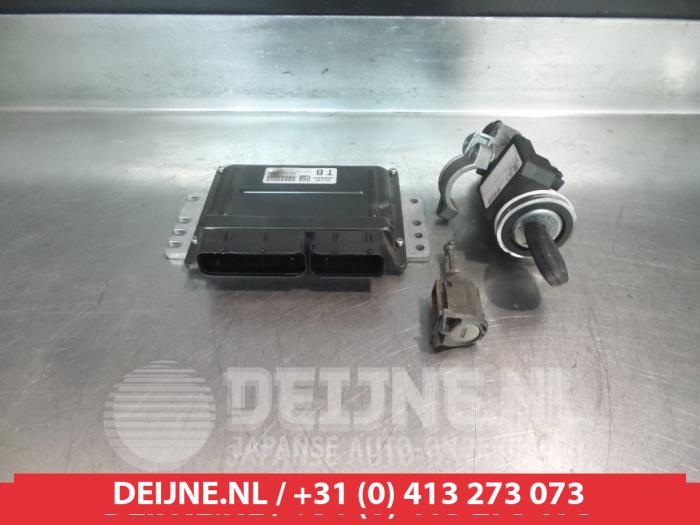 Nissan Primera Ignition lock + key O335069