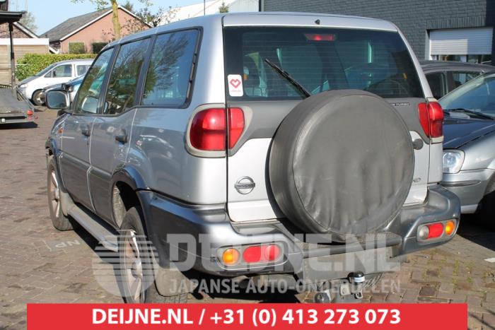 Nissan Terrano Portier 4Deurs links-achter O285031