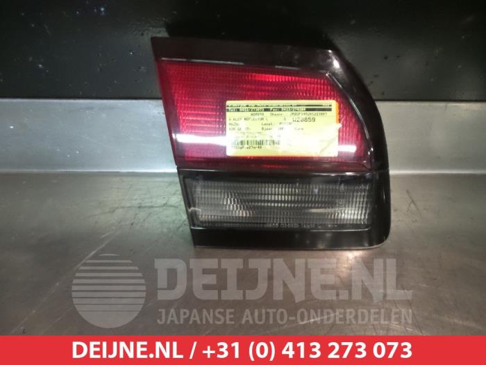 Mazda 626 Heckklappenreflektor links O296932
