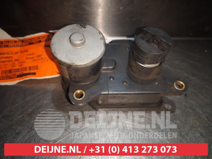 Gebruikte Wervelklep motor Hyundai Santa Fe II (CM) Prijs € 35,00 Margeregeling aangeboden door V.Deijne Jap.Auto-onderdelen BV