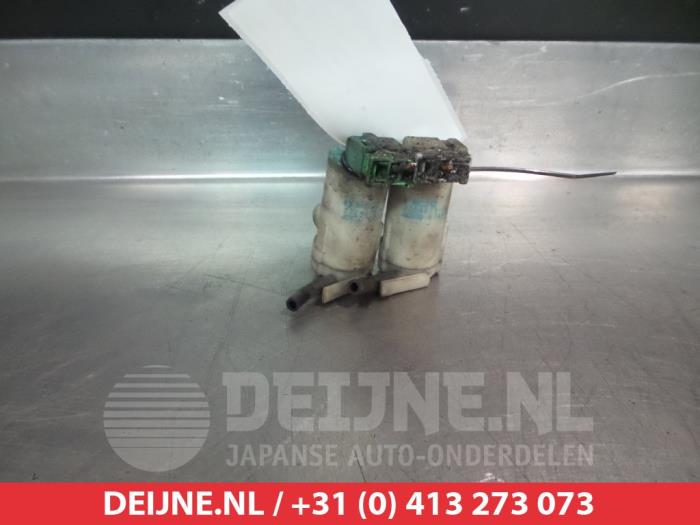 Nissan 350 Z Scheibensprüherpumpe vorne O340929
