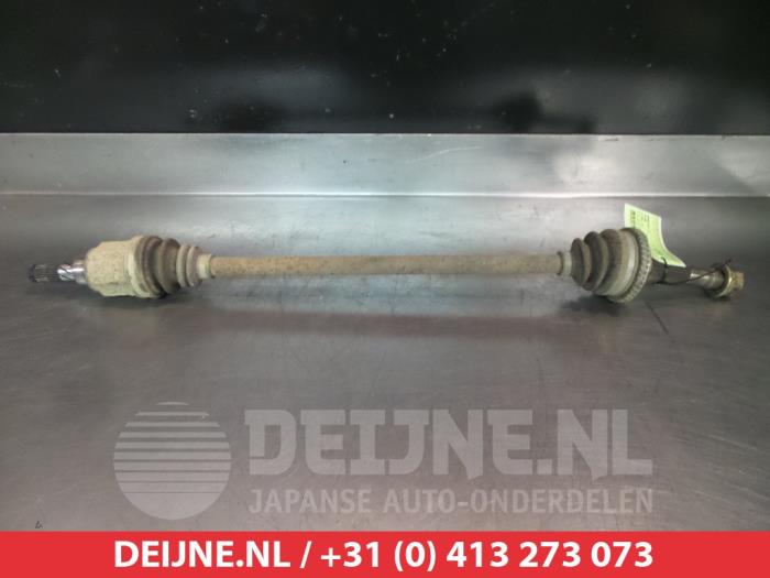 Gebruikte Aandrijfas links-achter Nissan X-Trail (T30) 2.2 Di 4x4 Prijs € 40,00 Margeregeling aangeboden door V.Deijne Jap.Auto-onderdelen BV