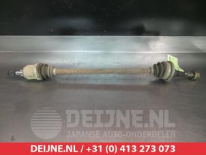 Gebruikte Steekas links-achter Nissan X-Trail (T30) 2.2 Di 4x4 Prijs € 40,00 Margeregeling aangeboden door V.Deijne Jap.Auto-onderdelen BV