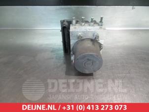 Toyota Avensis ABS Pomp O338574 foto 2