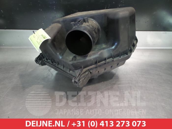 Gebruikte Luchtfilterhuis Toyota Avensis Wagon (T27) 2.0 16V D-4D-F Prijs € 50,00 Margeregeling aangeboden door V.Deijne Jap.Auto-onderdelen BV
