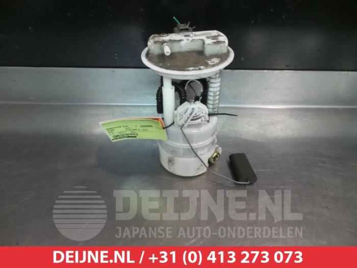 Gebruikte Tank element Pomp Nissan Note (E11) 1.4 16V Prijs € 35,00 Margeregeling aangeboden door V.Deijne Jap.Auto-onderdelen BV