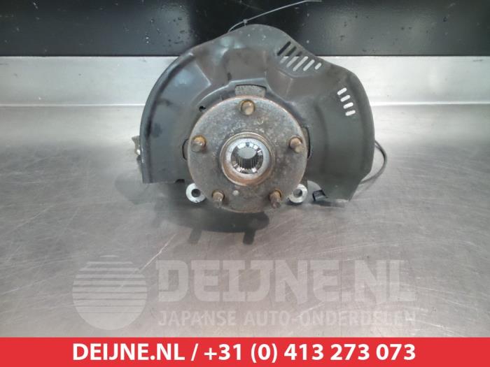 Toyota Corolla Fusee links-voor O323152