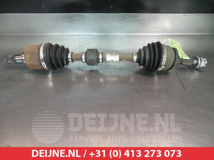 Hyundai I20 Aandrijfas links-voor O317621