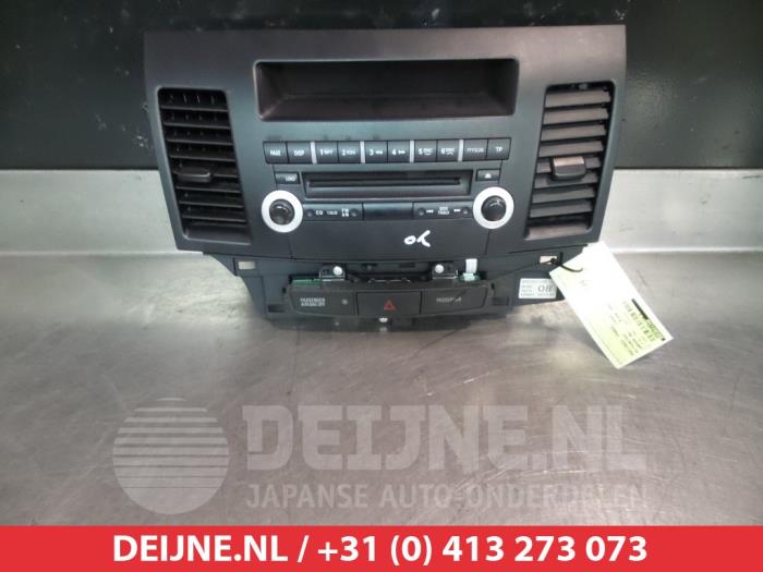 Mitsubishi Lancer Radiobedienings paneel O312591