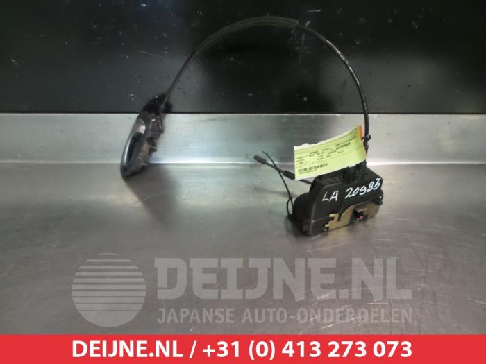 Suzuki Liana Deurslot Mechaniek 4Deurs links-achter O280470