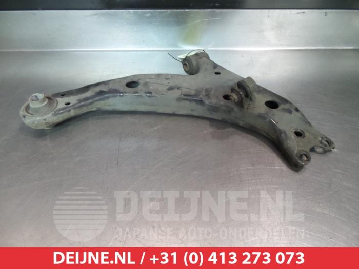 Toyota Corolla Draagarm onder rechts-voor O382757