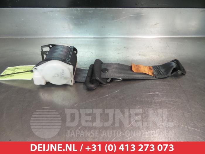 Mazda 323 Sicherheitsgurt rechts hinten O315901