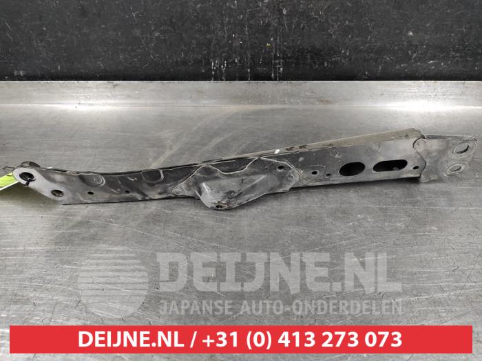 Subframe van een Toyota Verso 1.6 D-4D 16V 2015