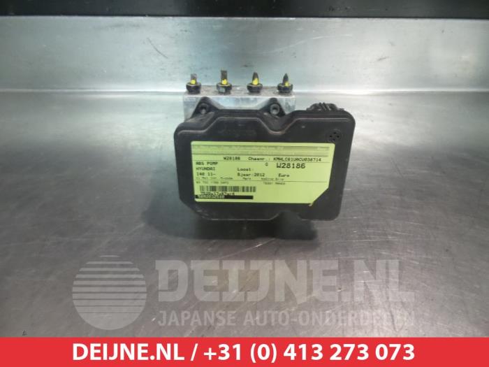 Gebruikte ABS Pomp Hyundai i40 CW (VFC) 1.7 CRDi 16V Prijs € 150,00 Margeregeling aangeboden door V.Deijne Jap.Auto-onderdelen BV