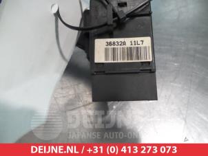 Nissan Micra Ruitenwis Schakelaar O309668 foto 3