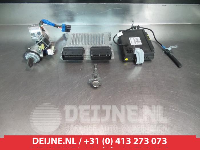 Hyundai Genesis Kontaktslot+Sleutel O334980