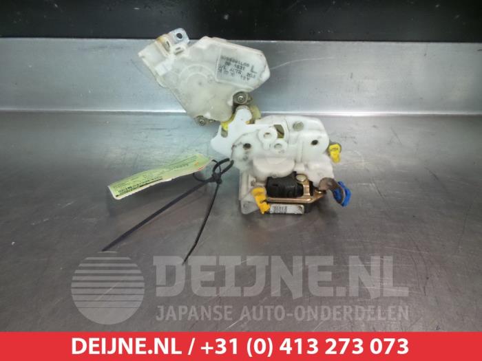 Nissan Terrano Türschlossmechanik 4-türig links vorne O279501