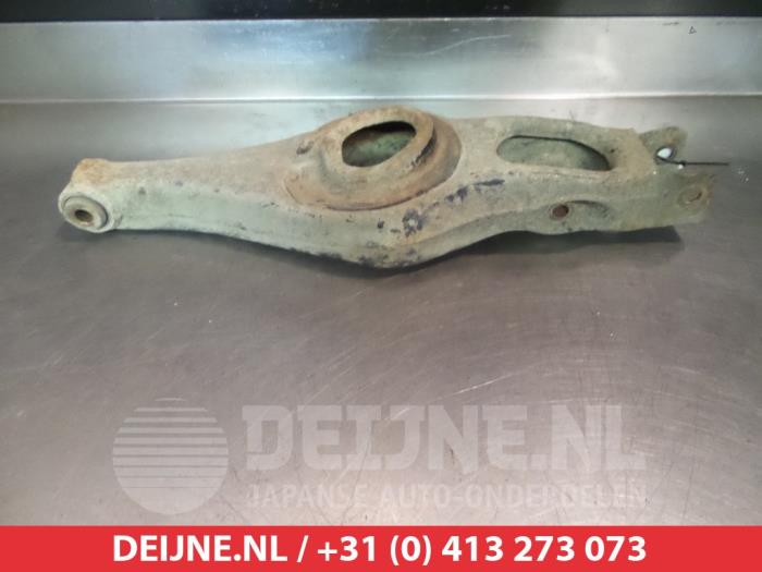 Mitsubishi Pajero Querlenker rechts hinten O384579
