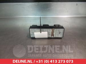 Nissan Note Combischakelaar ramen O311606 foto 2
