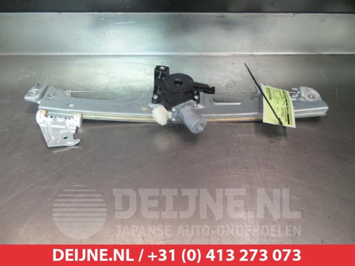 Suzuki SX-4 Ruitmechaniek 4Deurs rechts-voor O277048