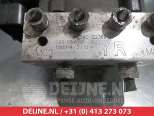 Toyota Auris ABS pump O338588 photo 3